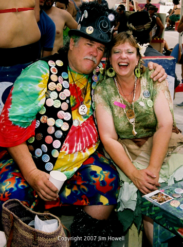 Couple w-button vest